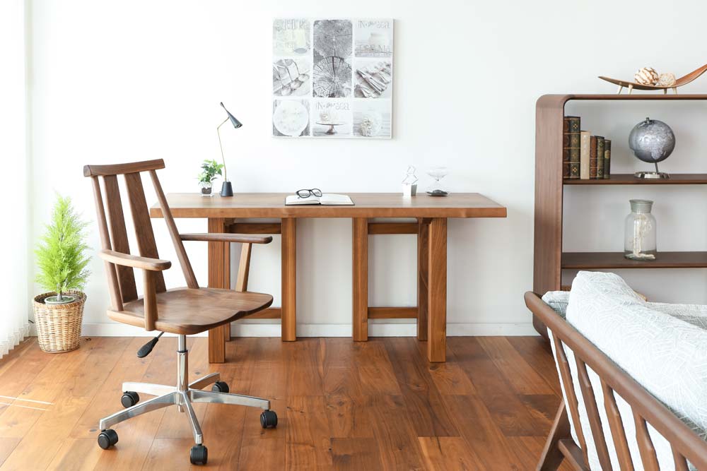 Hida takumi studio Desk Hook-shaped legs: Alternate design reference; original design reference, not Gulmohar teak finish