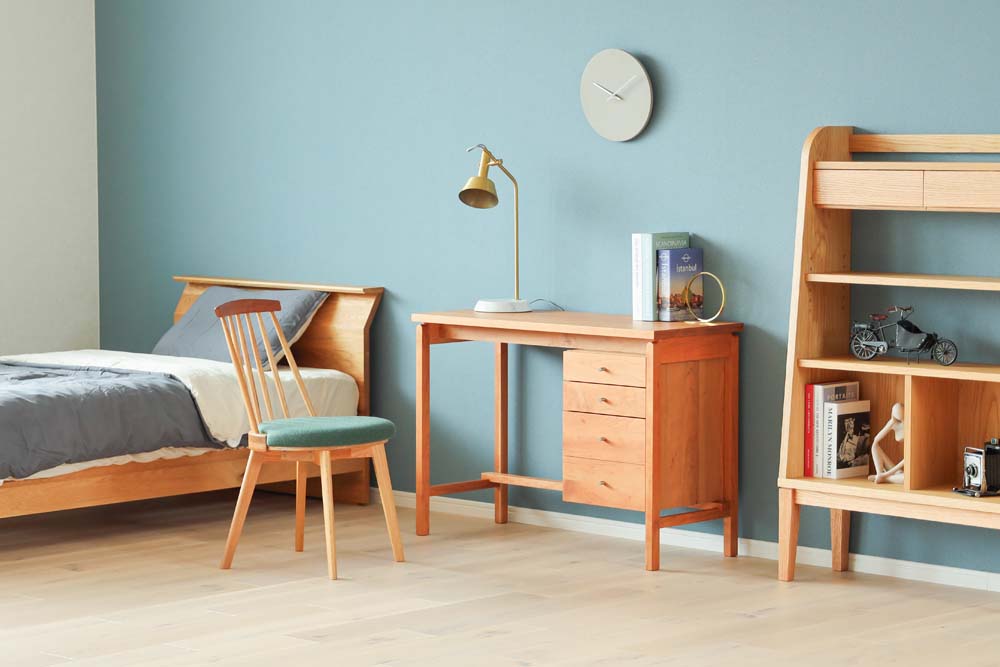 Noon Desk: Overall design reference; original design reference, not Gulmohar teak finish