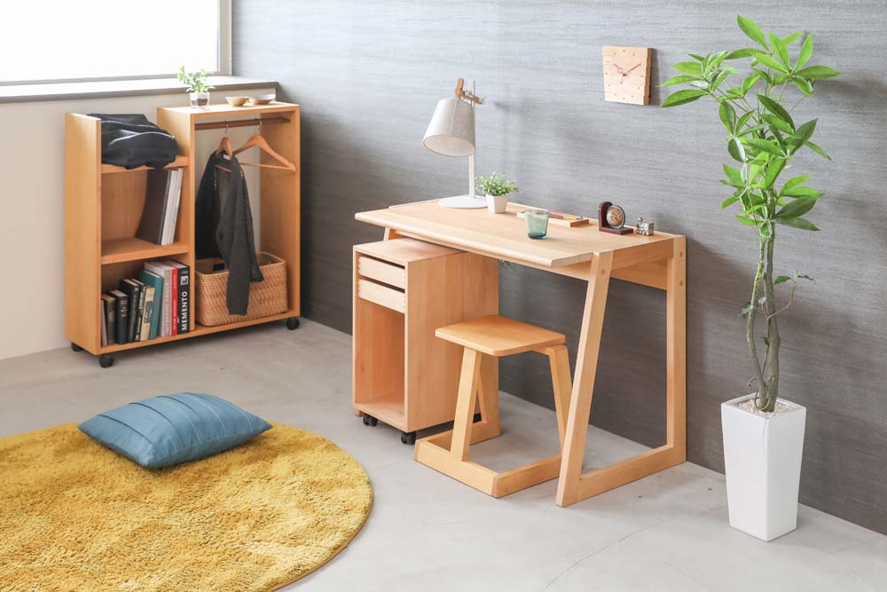 Alnus japonica furniture Desk: Alternate design reference; original design reference, not Gulmohar teak finish
