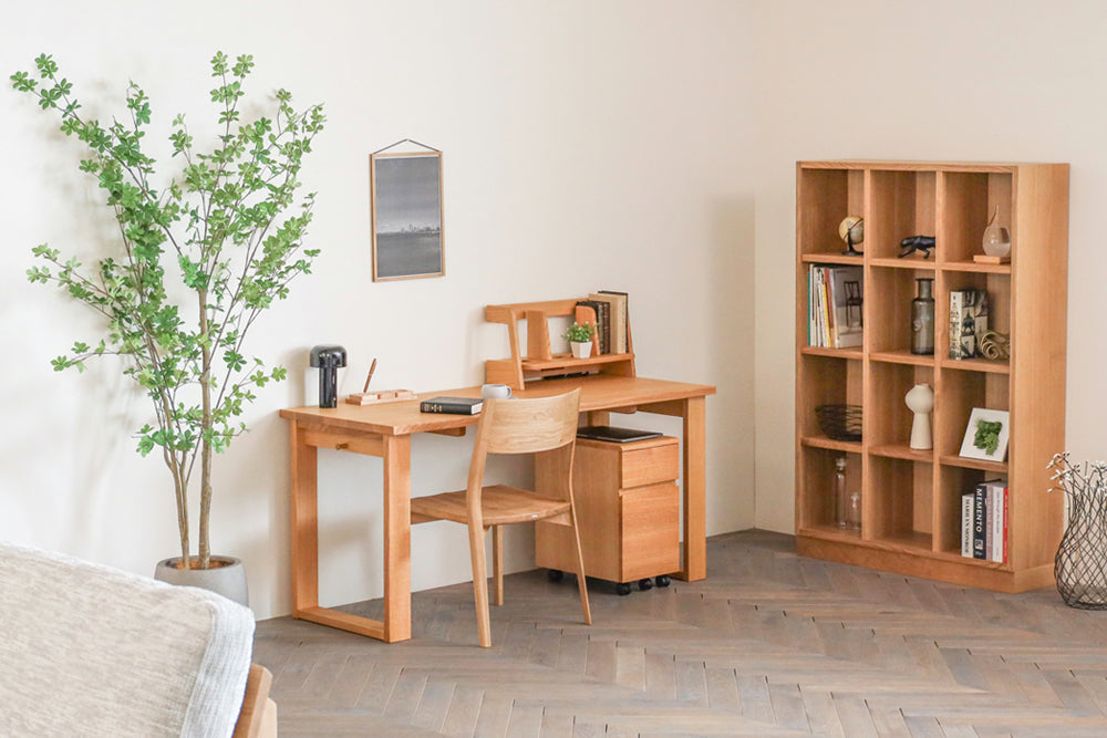 soffio Desk Double frame legs: Overall design reference; original design reference, not Gulmohar teak finish