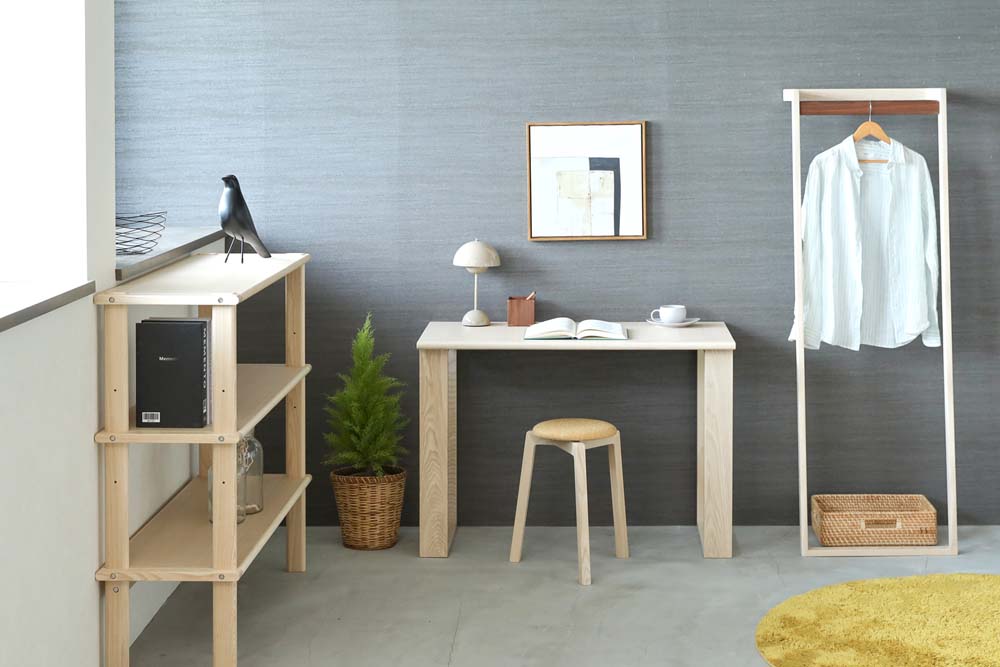 Castor Aralia furniture Desk02: Alternate design reference; original design reference, not Gulmohar teak finish