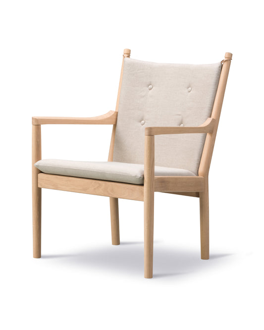 1788 Easy chair, reference view 2. Fredericia design photograph; Gulmohar wooden components made in teak.