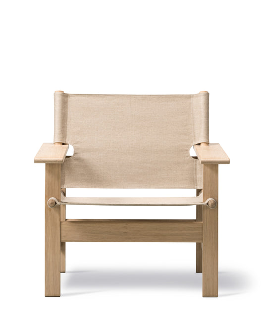 The Canvas Chair, reference view 1. Fredericia design photograph; Gulmohar wooden components made in teak.