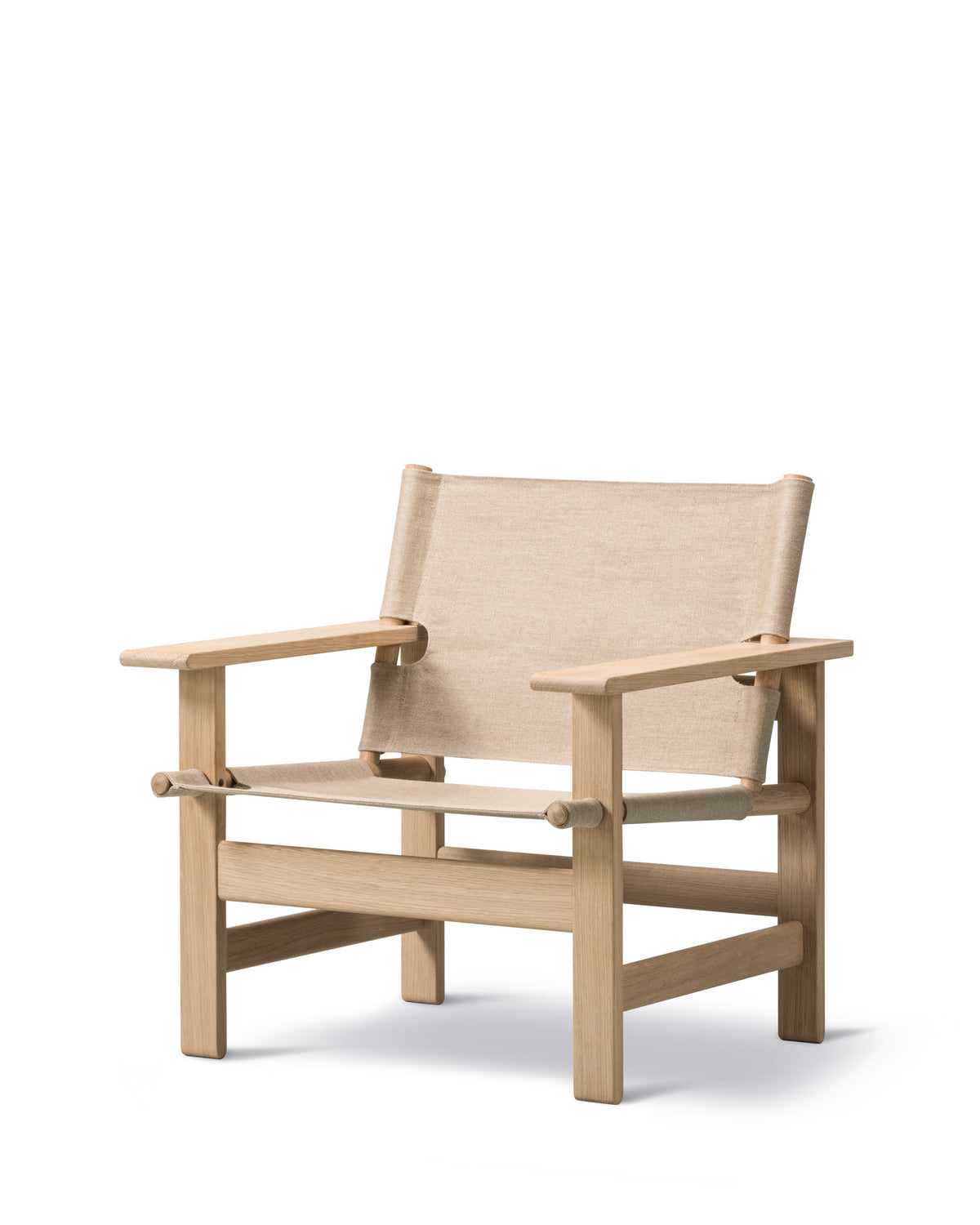 The Canvas Chair, reference view 2. Fredericia design photograph; Gulmohar wooden components made in teak.