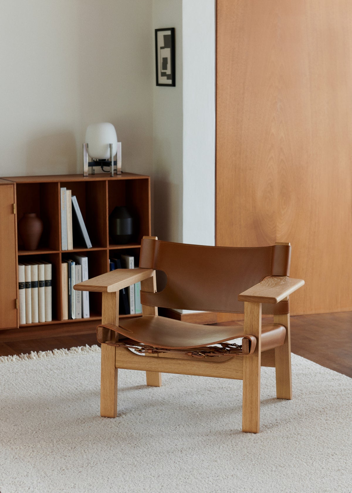 The Spanish Chair, reference view 3. Original Fredericia design photograph; Gulmohar wooden components made in teak.