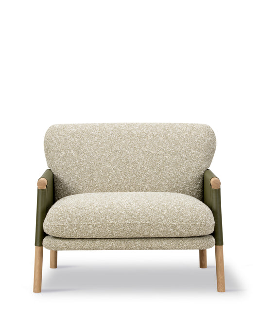 Savannah Chair, reference view 1. Fredericia design photograph; Gulmohar wooden components made in teak.
