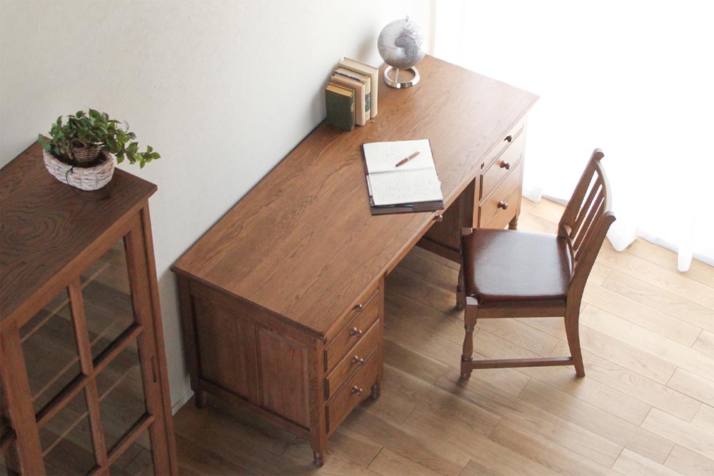 Kitanotakumi No.4,5 Desk: Overall design reference; original design reference, not Gulmohar teak finish