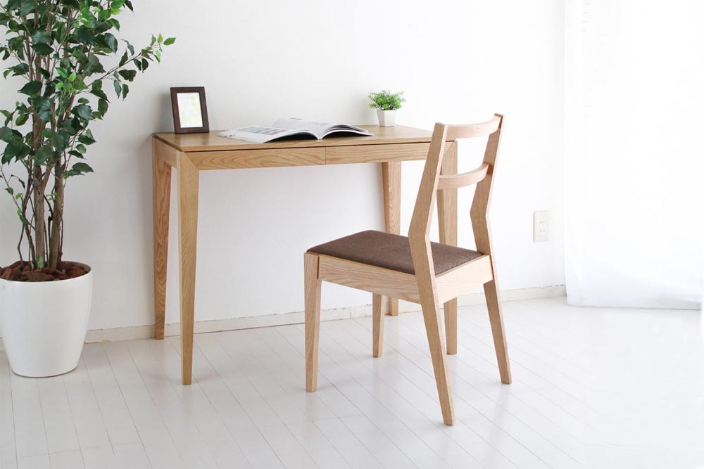 LINEA No.504 Desk: Overall design reference; original design reference, not Gulmohar teak finish