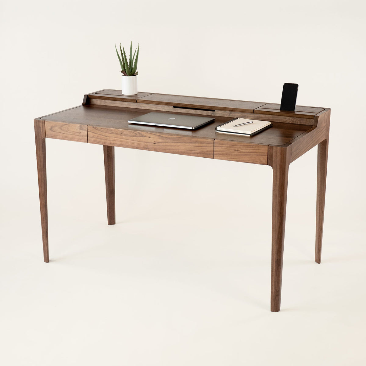 Nova Desk original design reference by Moss Design, view 2